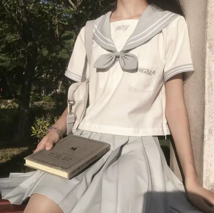 摄影师贝尔蒂与海豚零距离